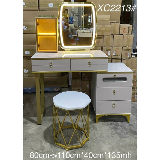 Makeup table #2213