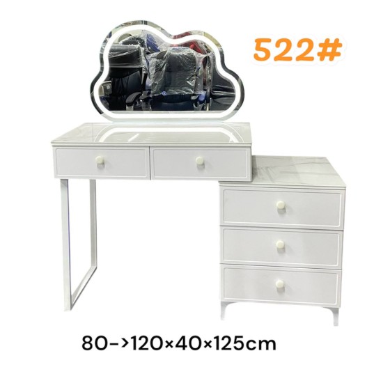 Makeup table #522