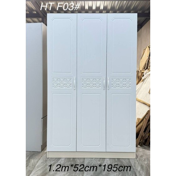 Three-door wardrobe (120cm)